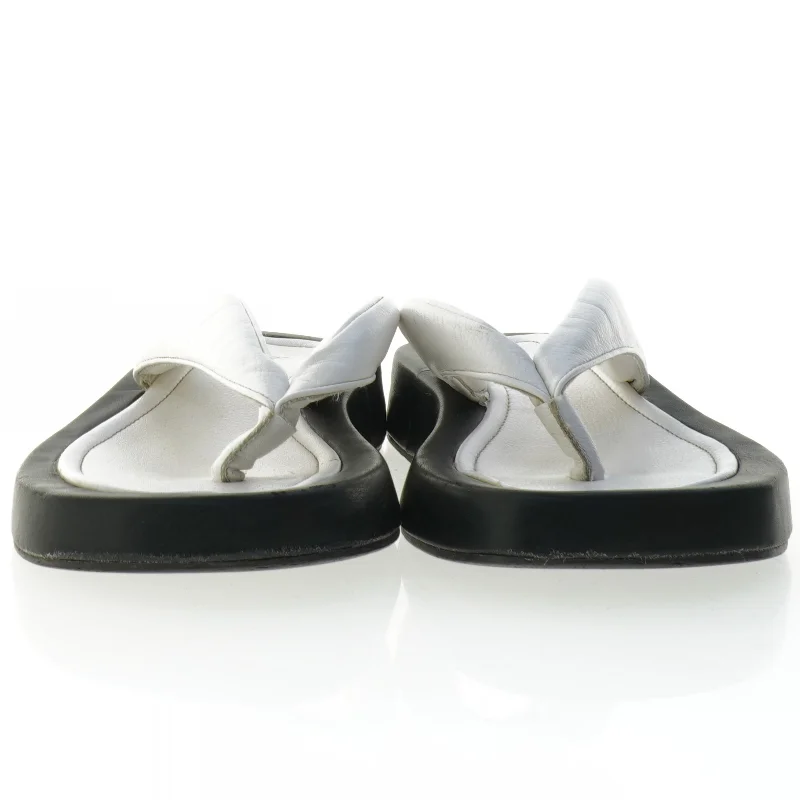 Hvide klipklapper fra NA-KD (str. 38)