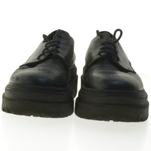 Sorte sko med chunky såler fra Phenumb (str. 38 )