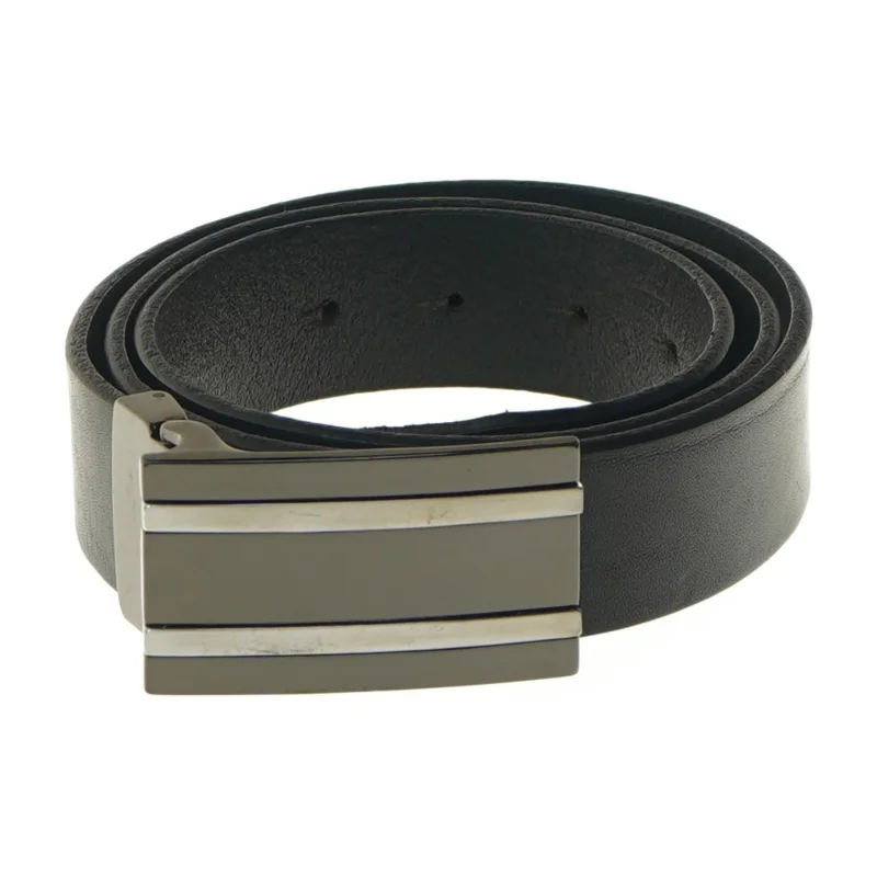 Sort læderbælte med metalspænde (str. 113 cm)