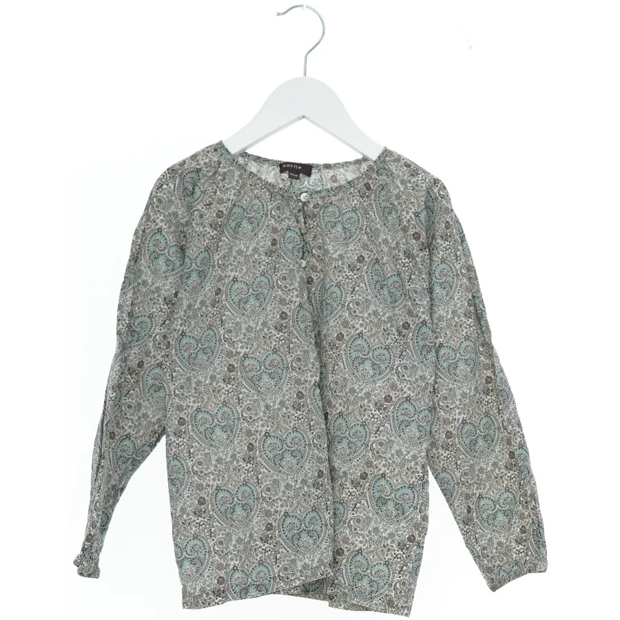 Mønstret bluse fra Norlie (str. 134)