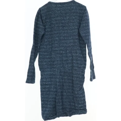 Heltedragt med lange ærmer fra Norlie (str. 140)