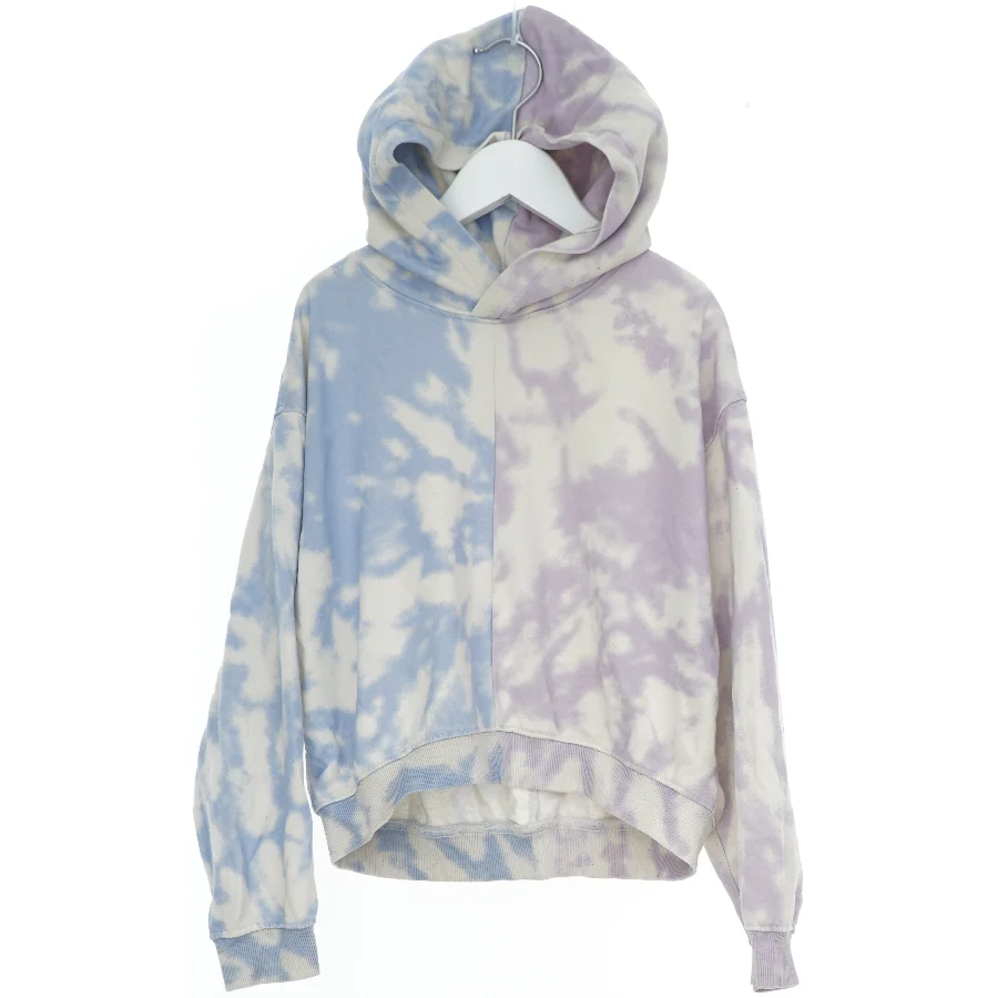 Hættetrøje med tie-dye mønster fra H&M (str. 140)