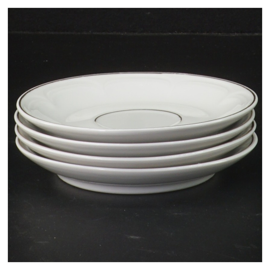 Hvide under tallerkener (str. Ø. 11 cm. 4 styk)