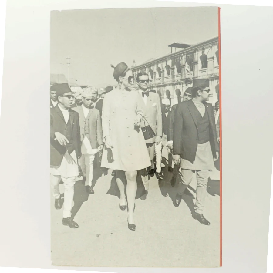 Med Margrethe og Henrik i Nepal af Mogens Mugge Hansen (Bog)