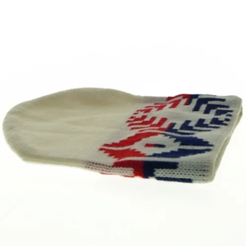 Strikket hue med mønster (str. 20 x 22 cm)