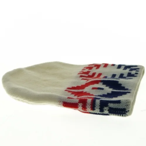 Strikket hue med mønster (str. 20 x 22 cm)