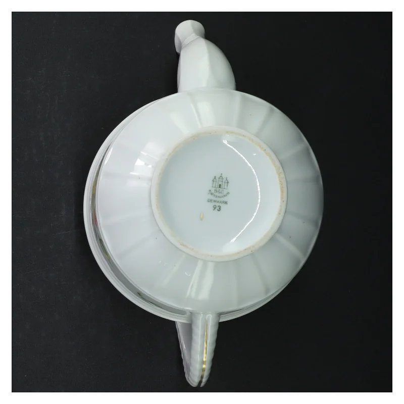 Porcelænsteapot fra B&G (str. Ø. 13 cm. h. 15 cm)