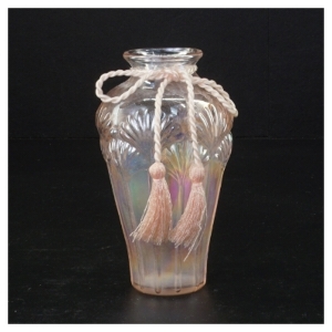 Glasvase med flettet pynt og kvaste (str. 12 x 7 cm)