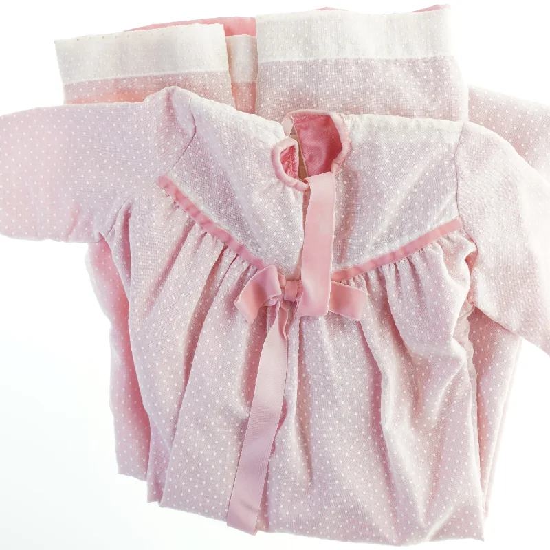 2 dåbskjoler (str. Bryst, 30 cm. længde. 150. cm. 2 styk)