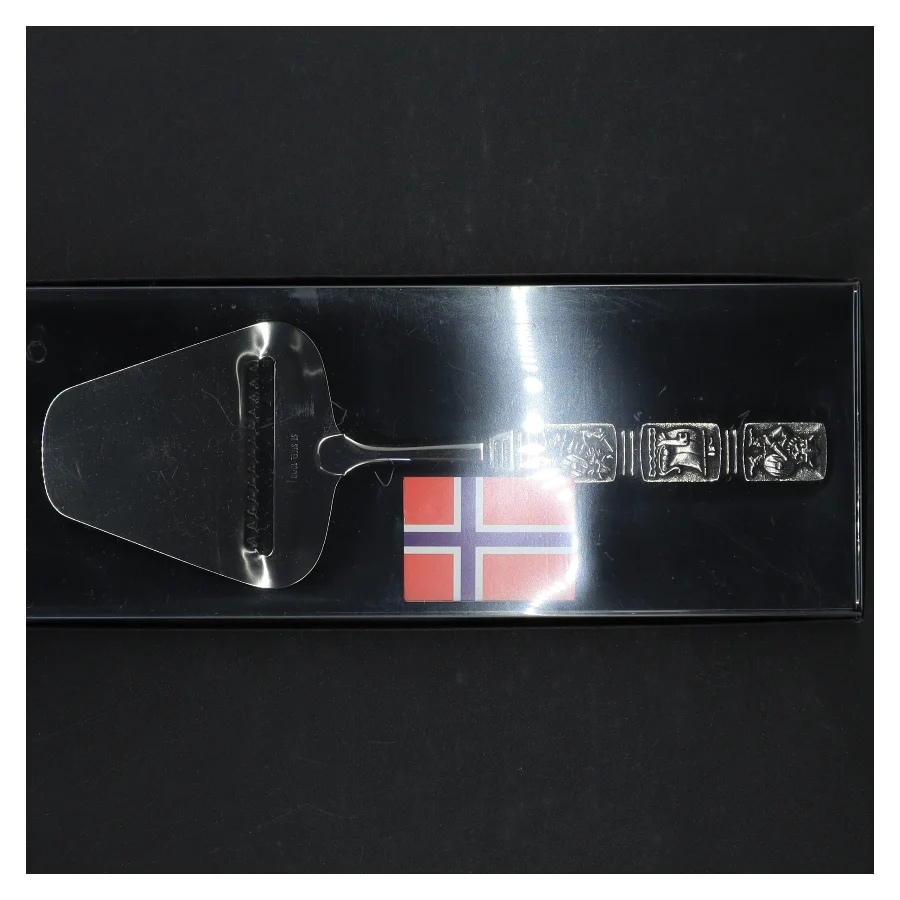 Norsk Tinn-Per Osteskærer fra A-S Tinn-per (str. Længde. 22 cm)