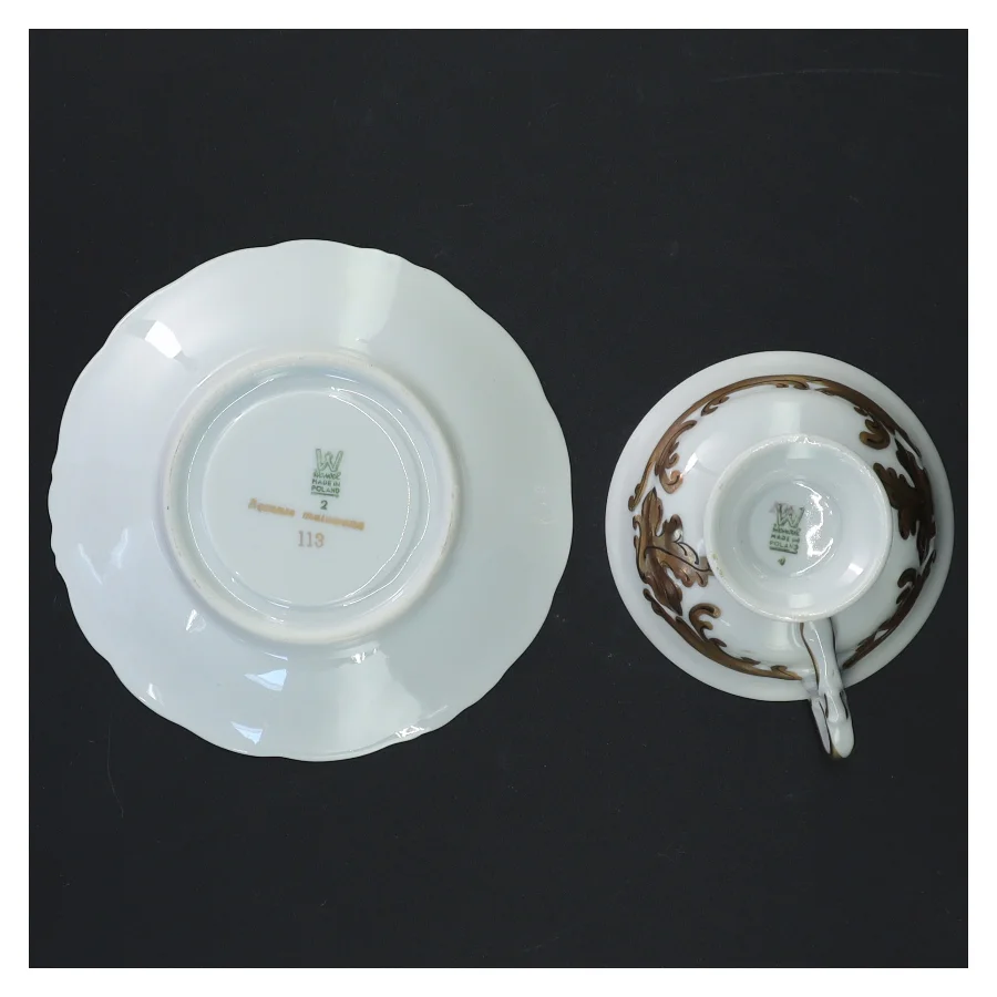 Porcelæns kaffekopper og underkopper fra Wawel (str. Ø. 12 cm ø. 8 cm)