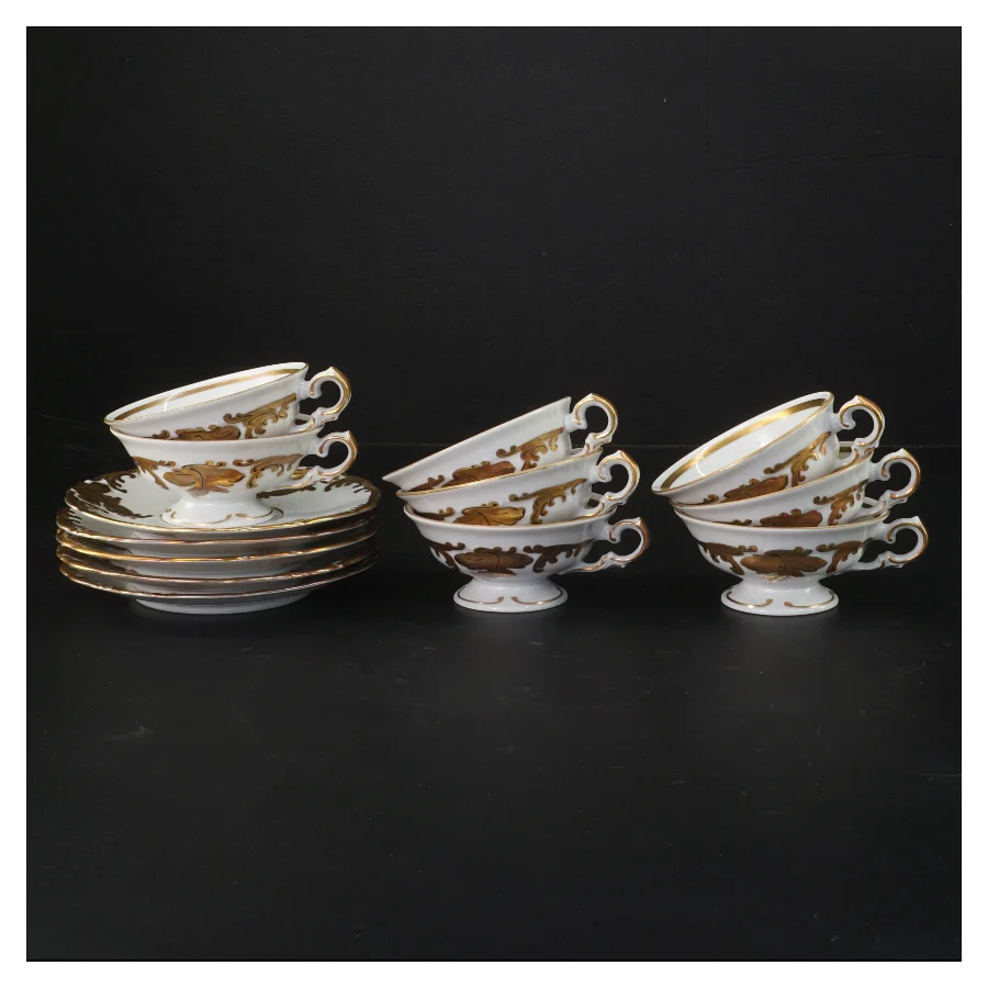 Porcelæns kaffekopper og underkopper fra Wawel (str. Ø. 12 cm ø. 8 cm)