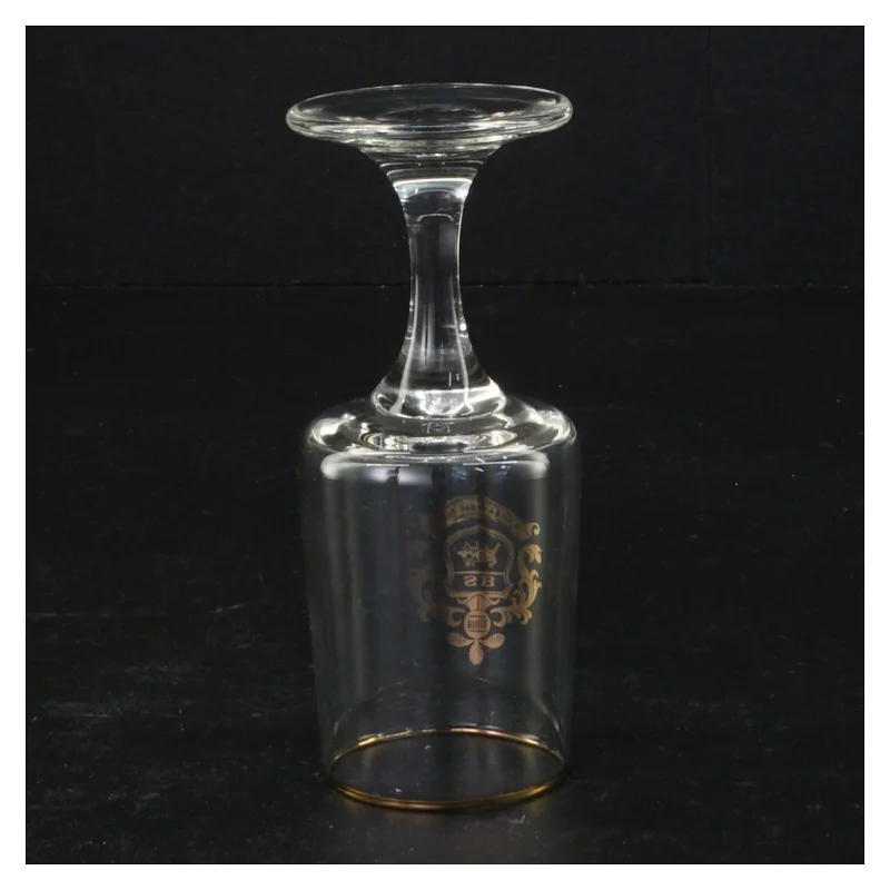 Glas med guldkant og våbenskjold dekoration (str. 11 x 4 komma 5 cm)