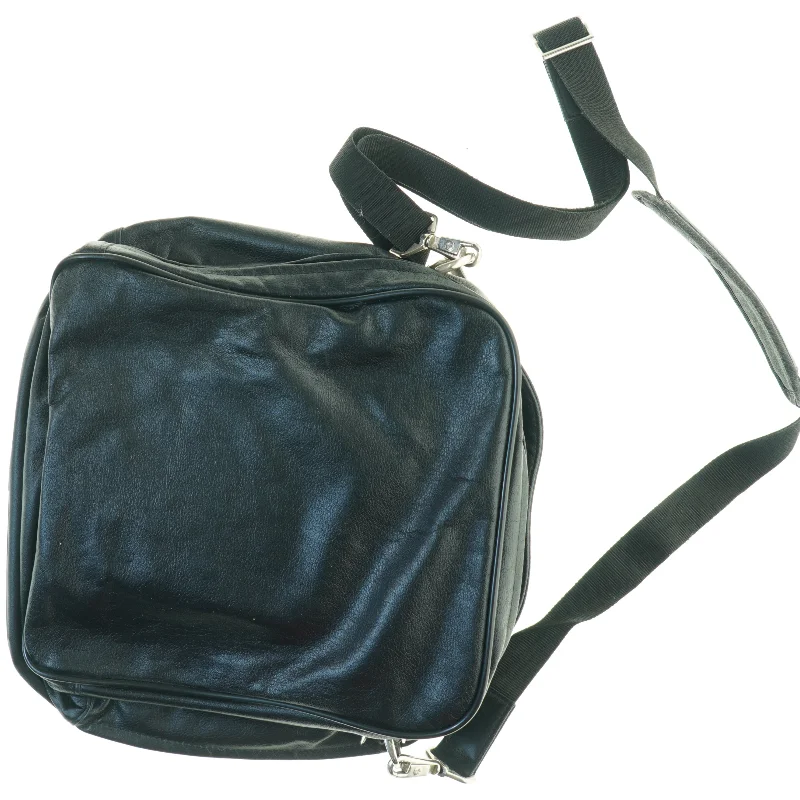 Sort skuldertaske i læder (str. 30 x 34 cm)