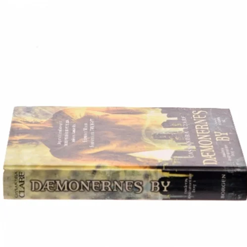 Dæmonernes by af Cassandra Clare (Bog)