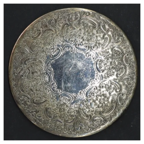 Ciseleret sølvplet metalbakke