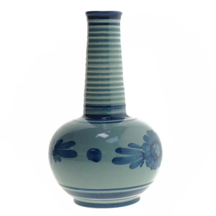 Aksini Keramisk vase med blåt blomstermønster (str. Ø. 4,5 cm. længde. 22 cm)