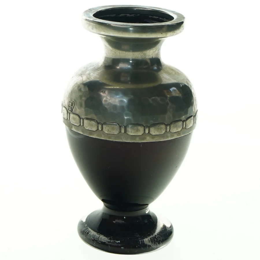 Antik Holmegaard Vase med Skønvirke Tin (str. H. 11 cm)