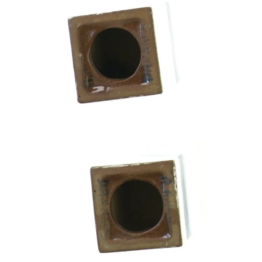 2 Ældre Keramik Fyrfadslys Lysestager (str. 9 x 6 cm)
