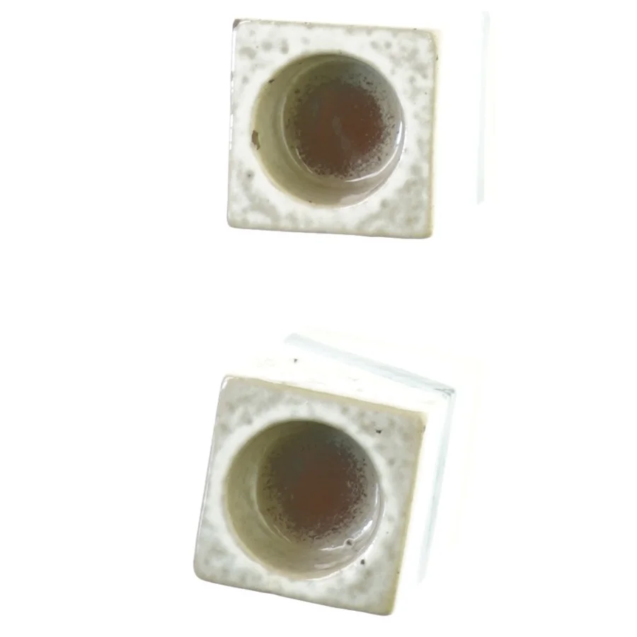 2 Ældre Keramik Fyrfadslys Lysestager (str. 9 x 6 cm)
