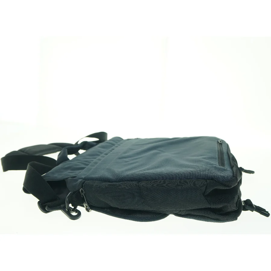 UBRUGT JanSport PC skuldertaske fra Jansport (str. 42 x 34 x 11 cm)