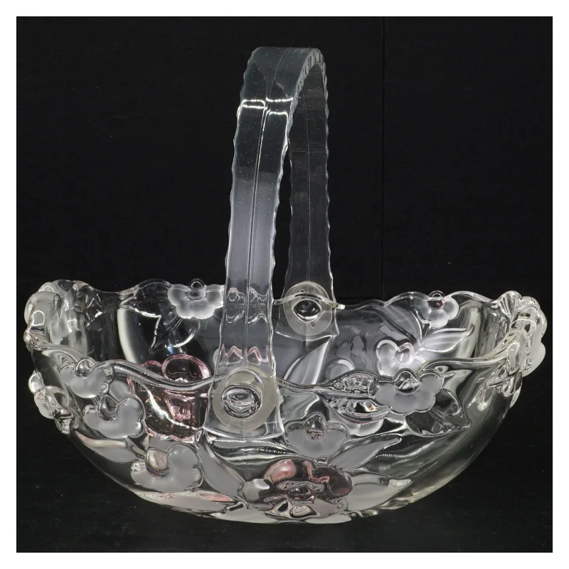 Kurv i krystal glas med blomsterdekoration (str. 20 x 16 x 17 cm)