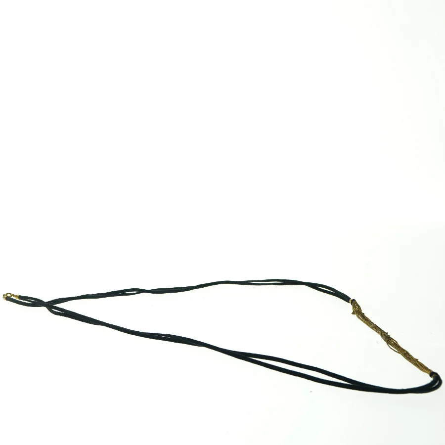 Hals kæde i ruskind og guldkæder (str. 56 cm)