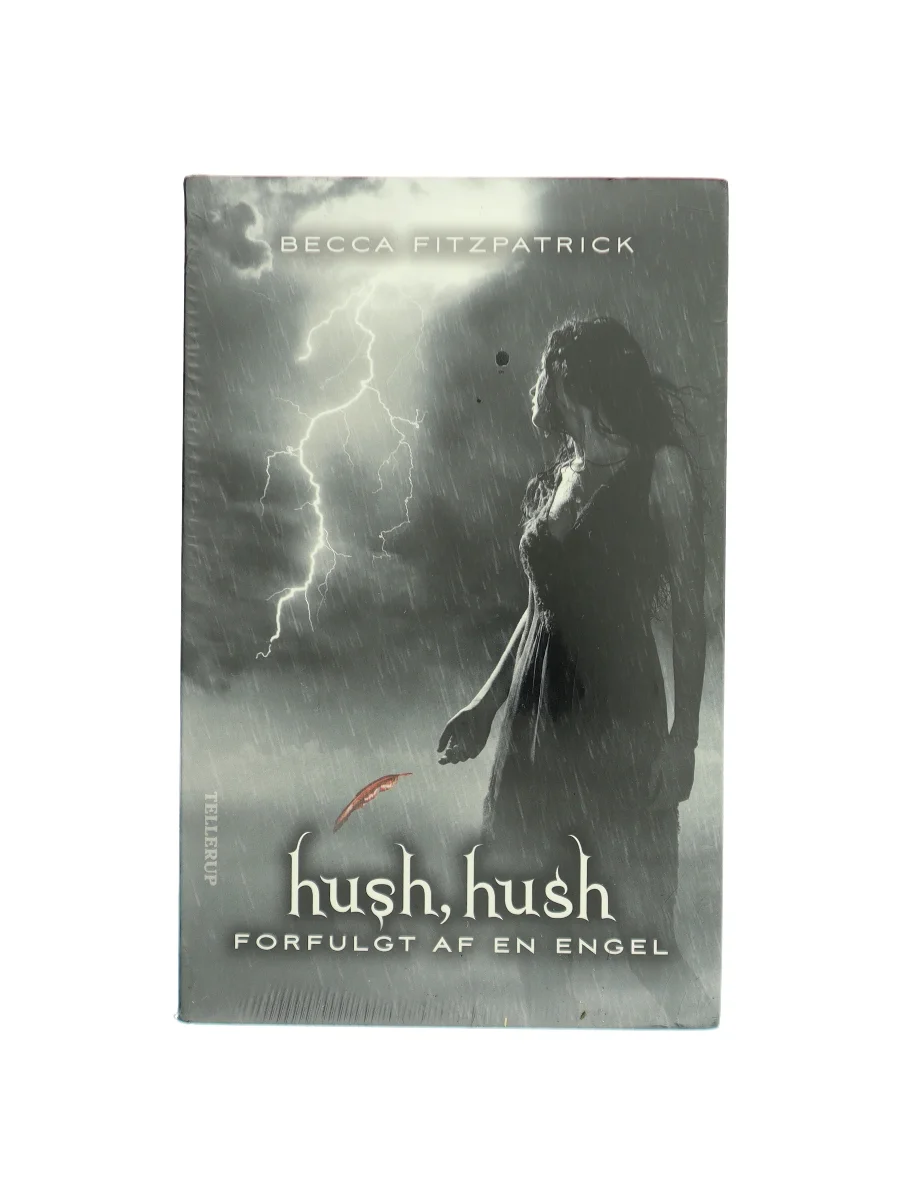 Forsiden af Hush Hush Bog 1-3 af Becca Fitzpatrick