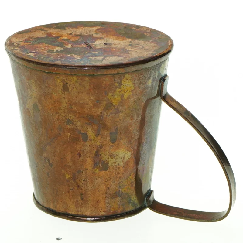 Antik kobberbæger (str. 8 x 8 cm)