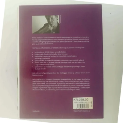 Trivsel og håndtering af stress : for medarbejdere og ledere af Bobby Zachariae (Bog)