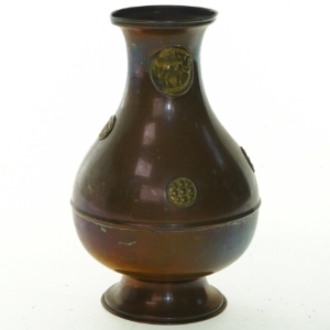 Kobber vase med messing medaljoner (str. 16 cm)