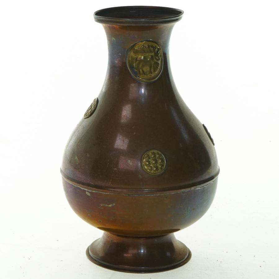 Kobber vase med messing medaljoner (str. 16 cm)