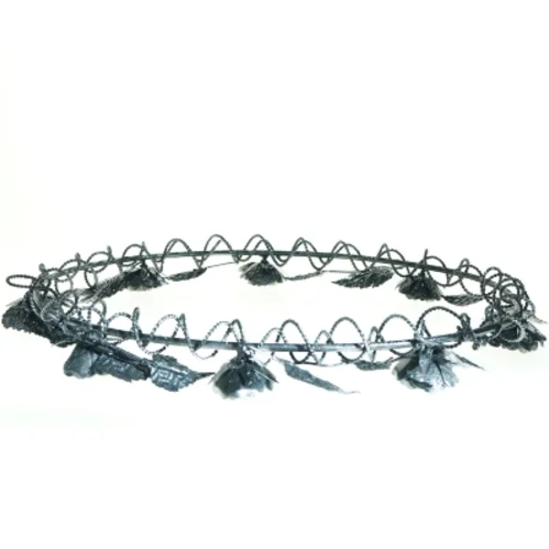 Lysestage Krans med sorte roser (str. 50 x 35 x 6 cm)