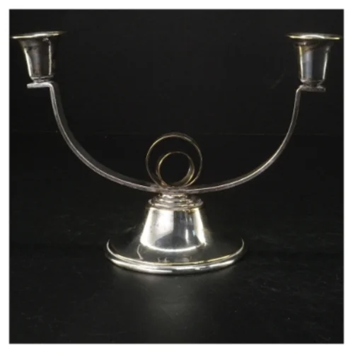 Sølvfarvet lysestage (str. H. 16 cm. b. 23 cm)