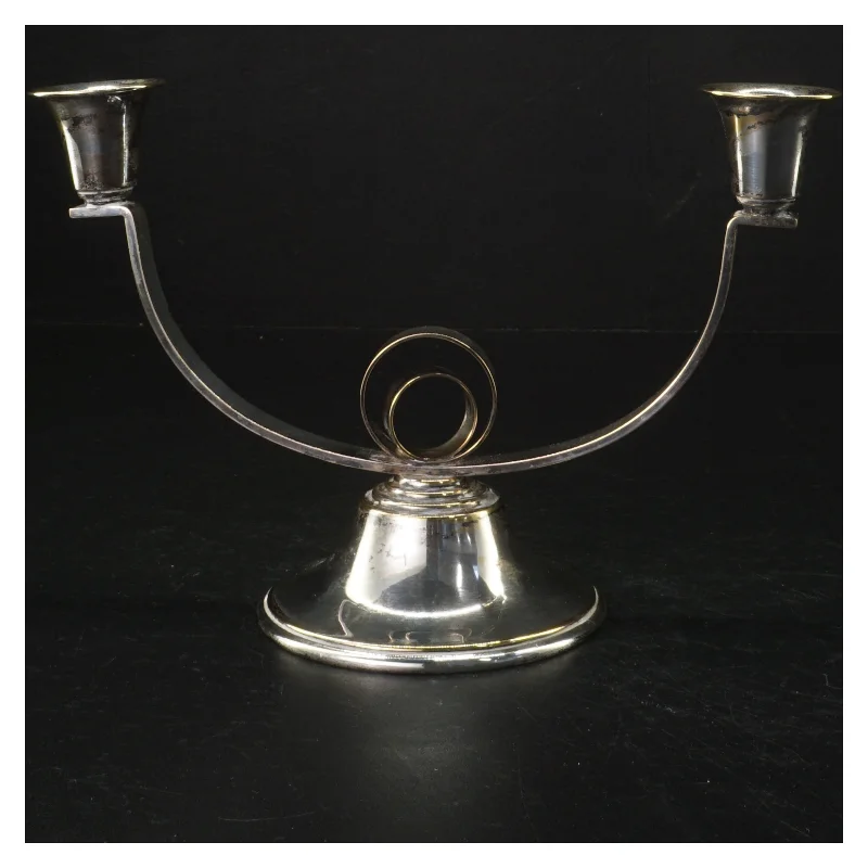 Sølvfarvet lysestage (str. H. 16 cm. b. 23 cm)