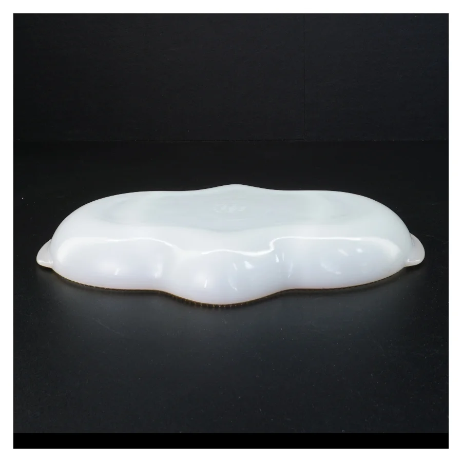 Fire King Hvid Opaline mælkeglas ovnfast fad med guldkant fra Fire King (str. 28 x 20 cm)