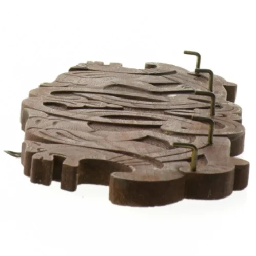 Udsmykket træknagerække (str. 37x12 cm)