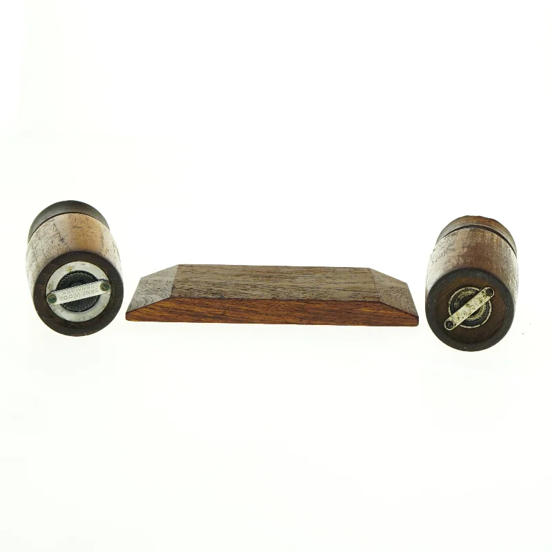 Teak Salt- og pebersæt med holder fra Dane Wood (str. 17 x, 7,5 x 15 cm)
