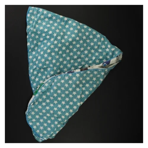 Stjernemønstret ammepude og betræk (str. 63 x 20 cm)