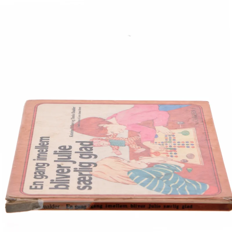 En gang imellem bliver Julie særlig glad af Katarina Hellner (Bog)