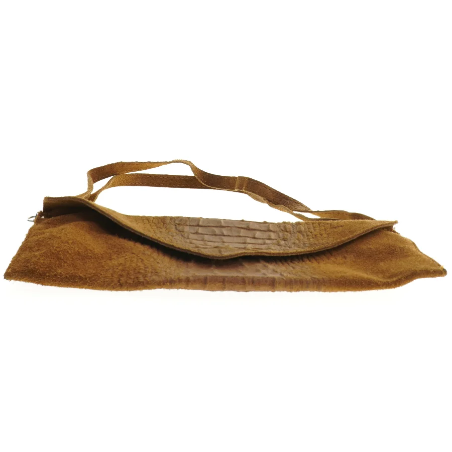 Brun skuldertaske i ruskind med krokodillepræg (str. 30,5 x 16 cm)