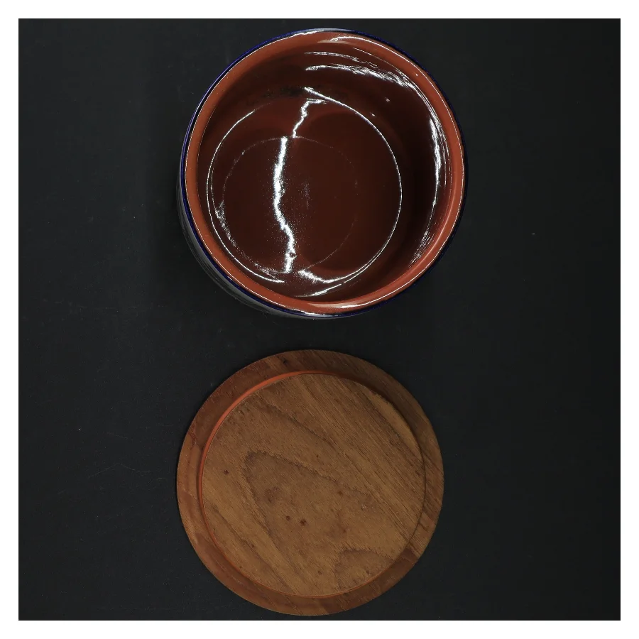 Keramik tebeholder med trælåg (str. H. 13 cm. ø. 11,5 cm)