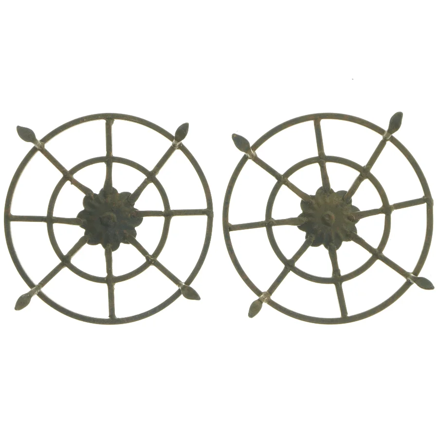 Art Deco Støbejern blomstermotiv trivet (str. Ø 19 cm)