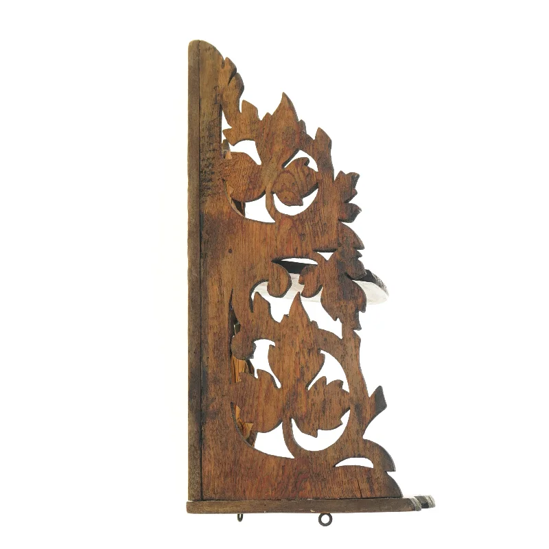 Håndlavet udsmykket væghylde (str. 47x21 cm)