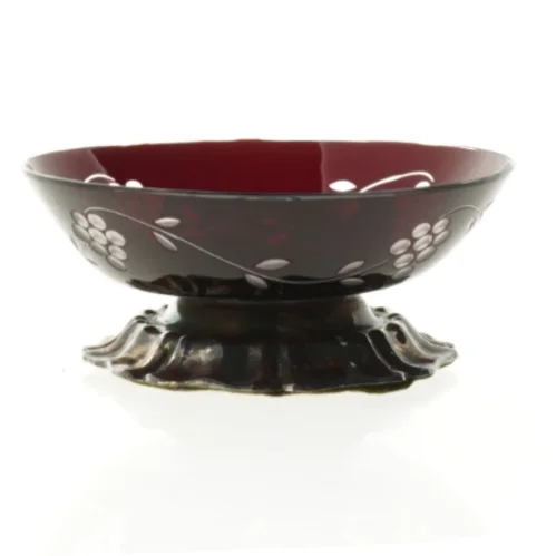 Dekorativ böhmisk glas skål opsats med udskårne detaljer på metal fod (str. 14,5 x 6 cm)