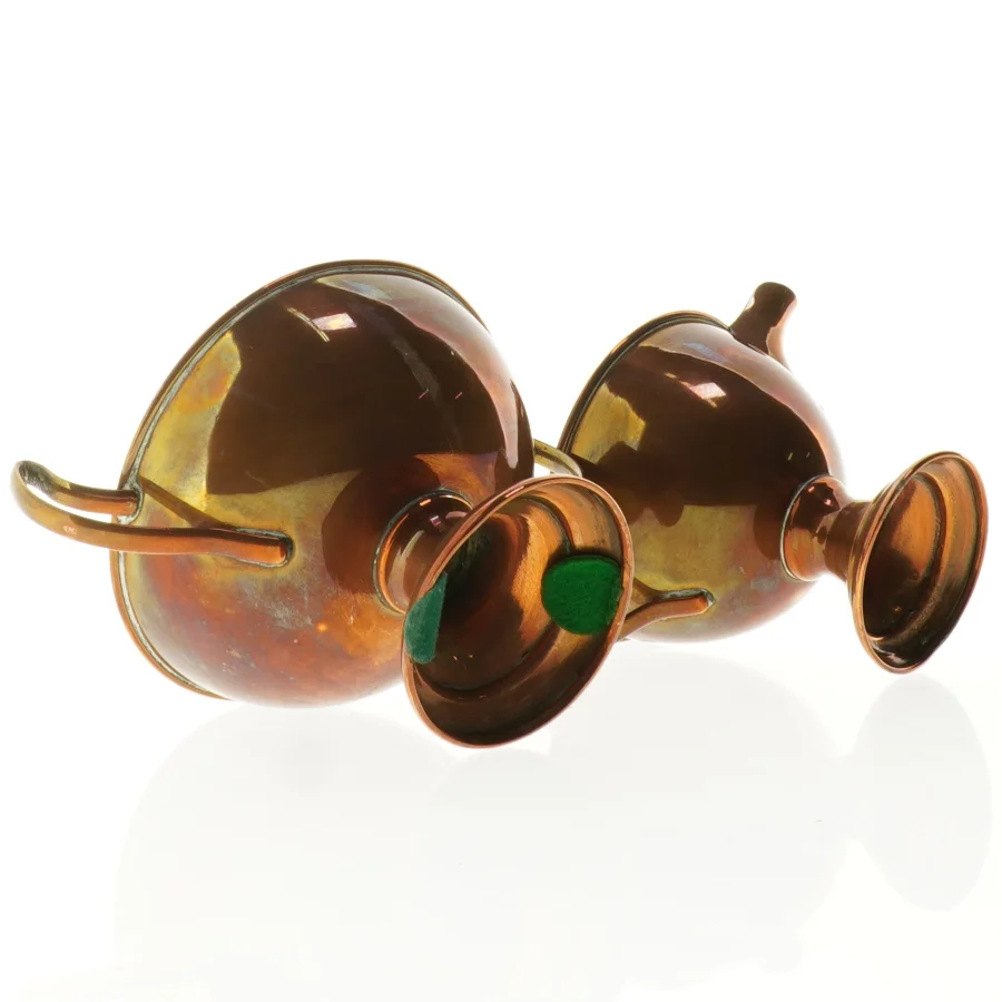 Sæt med skål og kande i bronze (str. 8 cm)