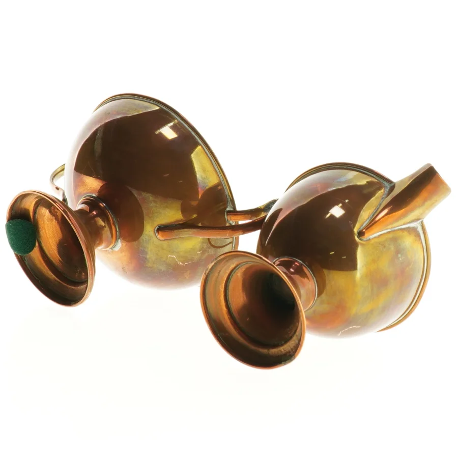 Sæt med skål og kande i bronze (str. 8 cm)
