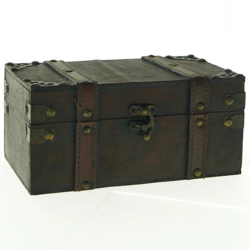 Antik træskrin (str. 22 x, 12 x 10 cm)