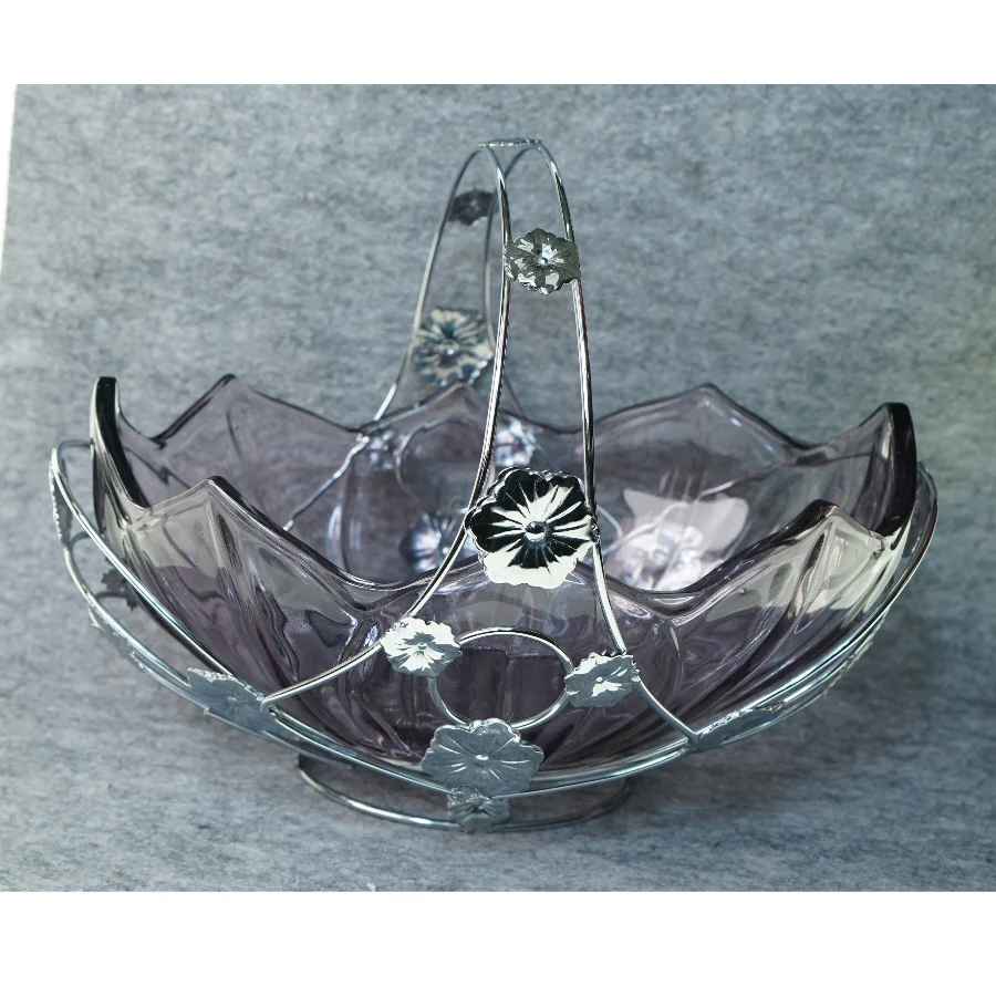 Ornamenteret Sølv kurv med lillatonet glasskål (str. 26 x 16 cm)