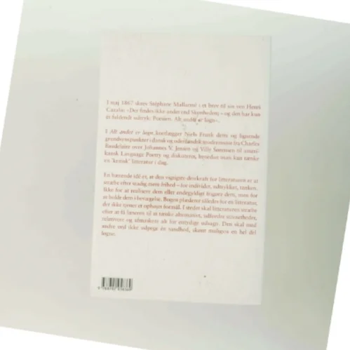 Alt andet er løgn : essays om moderne litteratur af Niels Frank (f. 1963) (Bog)